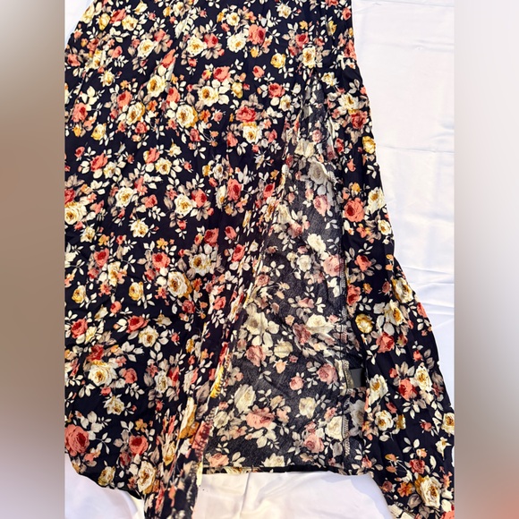 Lulu's Floral Maxi Dress - Picture 2 of 3